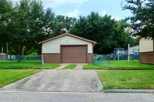 801 19th Ave N, Texas City, TX 77590 - Photo 3
