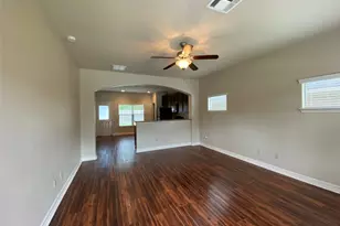 44 Woodland Hills Dr, Conroe, TX 77303 - Photo 5