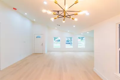 15411 Sierra Valle Drive, Houston, TX 77083 - Photo 9