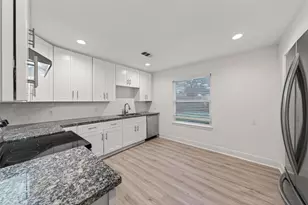 1707 W 43rd St, Houston, TX 77018 - Photo 7