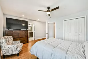 9101 Lazy Ln, Hitchcock, TX 77563 - Photo 11