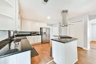 9101 Lazy Ln, Hitchcock, TX 77563 - Photo 5