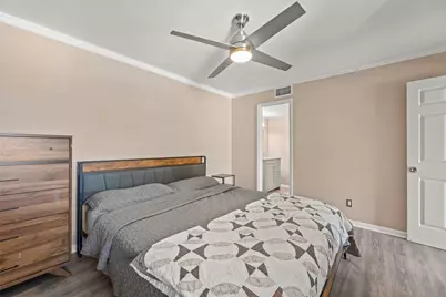 2750 Holly Hall Street #104, Houston, TX 77054 - Photo 17