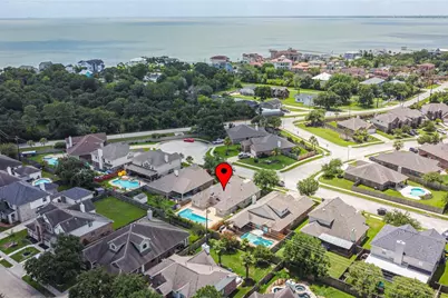 925 Autumn Brook Street, Seabrook, TX 77586 - Photo 1