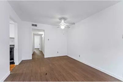 14333 Memorial Drive #95, Houston, TX 77079 - Photo 13