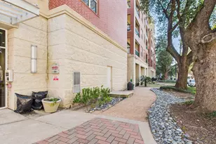 300 St Joseph Pkwy, Houston, TX 77002 - Photo 17