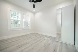 1934 Hawthorne, Houston, TX 77098 - Photo 11
