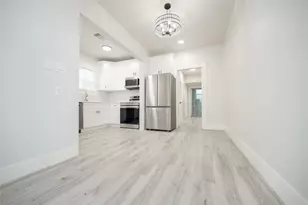 1934 Hawthorne, Houston, TX 77098 - Photo 3