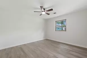 725 Lafayette St, Hempstead, TX 77445 - Photo 15