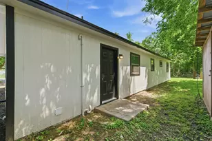 725 Lafayette St, Hempstead, TX 77445 - Photo 17