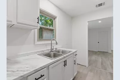 725 Lafayette Street, Hempstead, TX 77445 - Photo 11