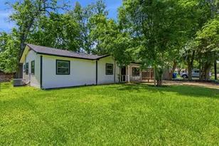 725 Lafayette St, Hempstead, TX 77445 - Photo 1