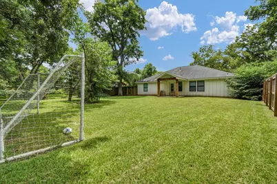 206 Southern Oaks Drive, Lake Jackson, TX 77566 - Photo 15