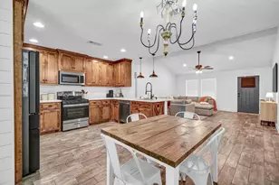 206 Southern Oaks Dr, Lake Jackson, TX 77566 - Photo 5