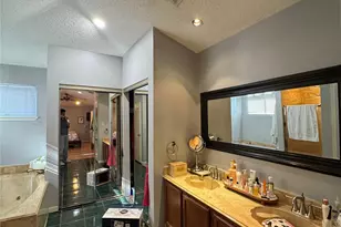 13831 Aspen Hollow Ln, Houston, TX 77082 - Photo 9