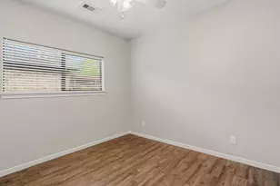304 Reppert St, Bacliff, TX 77518 - Photo 15