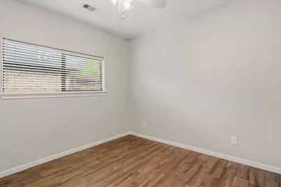304 Reppert Street, Bacliff, TX 77518 - Photo 15