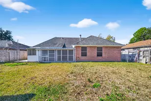 9927 Glenkirk Dr, Houston, TX 77089 - Photo 19