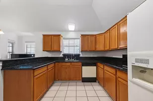 9927 Glenkirk Dr, Houston, TX 77089 - Photo 5