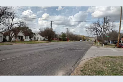 1703 N Park Street N, Brenham, TX 77833 - Photo 7