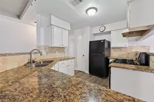 22022 Kenlake Dr, Katy, TX 77450 - Photo 9