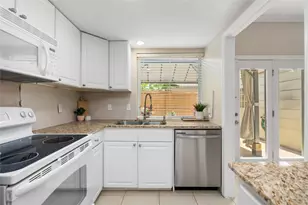 14707 Barryknoll Ln, Houston, TX 77079 - Photo 11