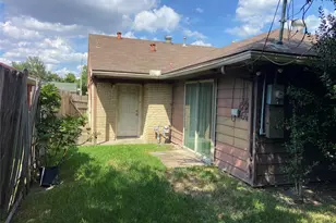 8730 Cowart St, Houston, TX 77029 - Photo 25