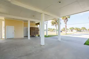 18409 Shaman Dr, Galveston, TX 77554 - Photo 3