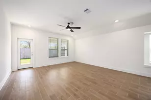 230 Magnolia Laurel Dr, Alvin, TX 77511 - Photo 15