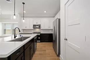 230 Magnolia Laurel Dr, Alvin, TX 77511 - Photo 9