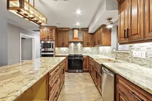 35 Susan Dr, Cleveland, TX 77327 - Photo 9