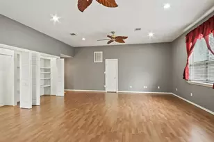 35 Susan Dr, Cleveland, TX 77327 - Photo 11