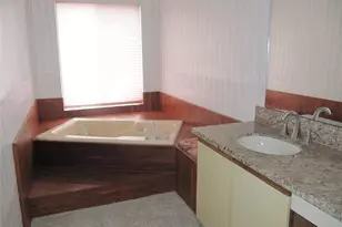 109 W 10th St, Houston, TX 77008 - Photo 13