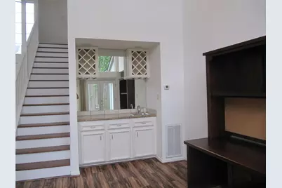 109 W 10 Street, Houston, TX 77008 - Photo 5