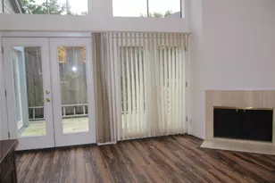 109 W 10th St, Houston, TX 77008 - Photo 3