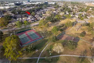 2125 Broadlawn Dr, Houston, TX 77058 - Photo 31