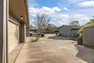 2125 Broadlawn Dr, Houston, TX 77058 - Photo 27