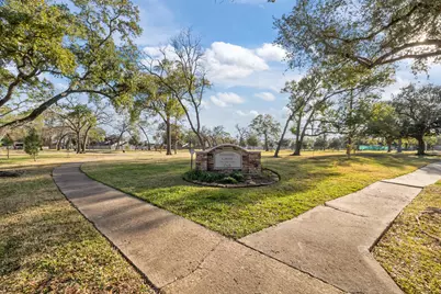 2125 Broadlawn Drive, Houston, TX 77058 - Photo 29