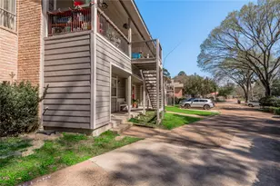 2404 Sycamore Ave, Huntsville, TX 77340 - Photo 3