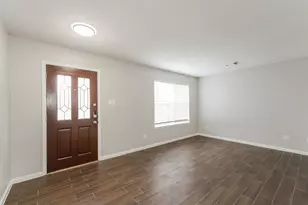 16102 Dawn Marie Ln, Sugar Land, TX 77498 - Photo 5