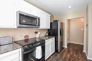 1702 Redwing Pines Dr, Houston, TX 77009 - Photo 9