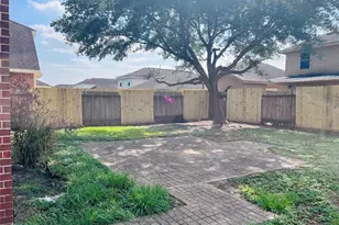 2115 Vermillion Oak St, Fresno, TX 77545 - Photo 33