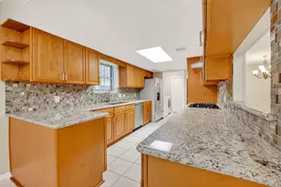 10714 Sagewind Dr, Houston, TX 77089 - Photo 19