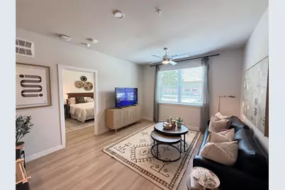 1610 Campbell Rd #B1, Houston, TX 77055 - Photo 3