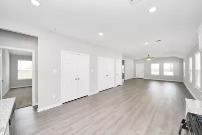 815 Jefferson Ave, Cleveland, TX 77327 - Photo 17