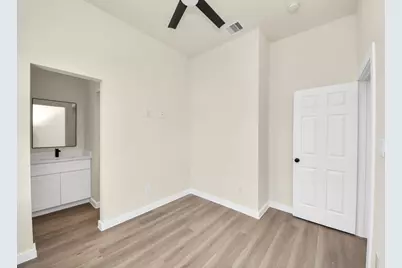 8025 Peachtree Street #B, Houston, TX 77016 - Photo 17