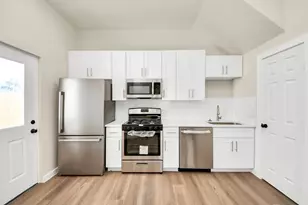 8025 Peachtree St, Houston, TX 77016 - Photo 9