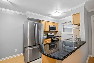 1404 Welch Street #7, Houston, TX 77006 - Photo 13