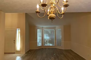 215 W New Meadows Dr, Sugar Land, TX 77479 - Photo 5