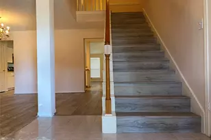 215 W New Meadows Dr, Sugar Land, TX 77479 - Photo 25